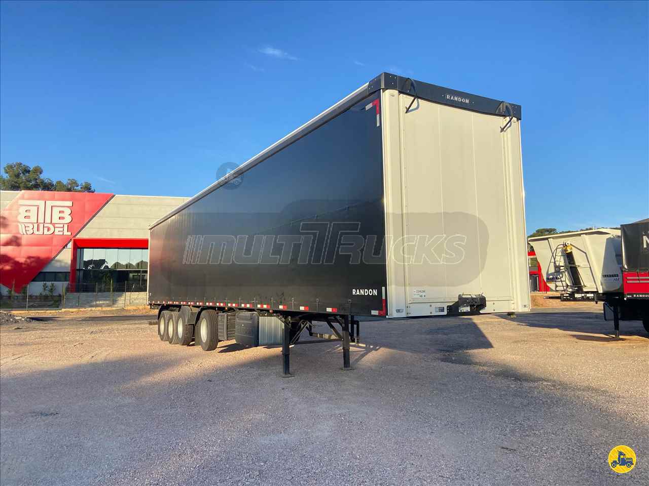 CARRETA SEMI-REBOQUE BAU SIDER Reta Multitrucks Seminovos SAO JOSE DOS PINHAIS PARANÁ PR
